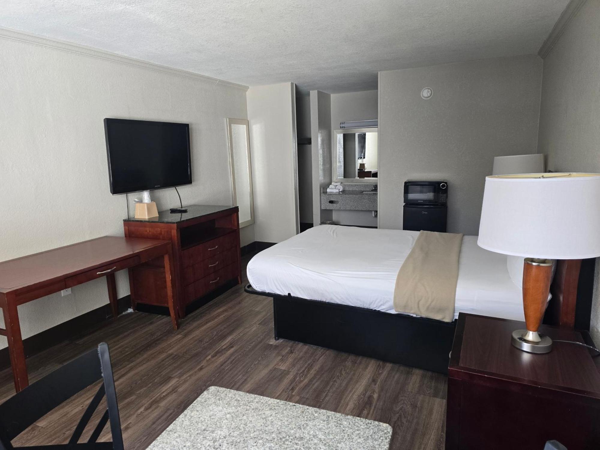 Days Inn By Wyndham Raleigh South Buitenkant foto