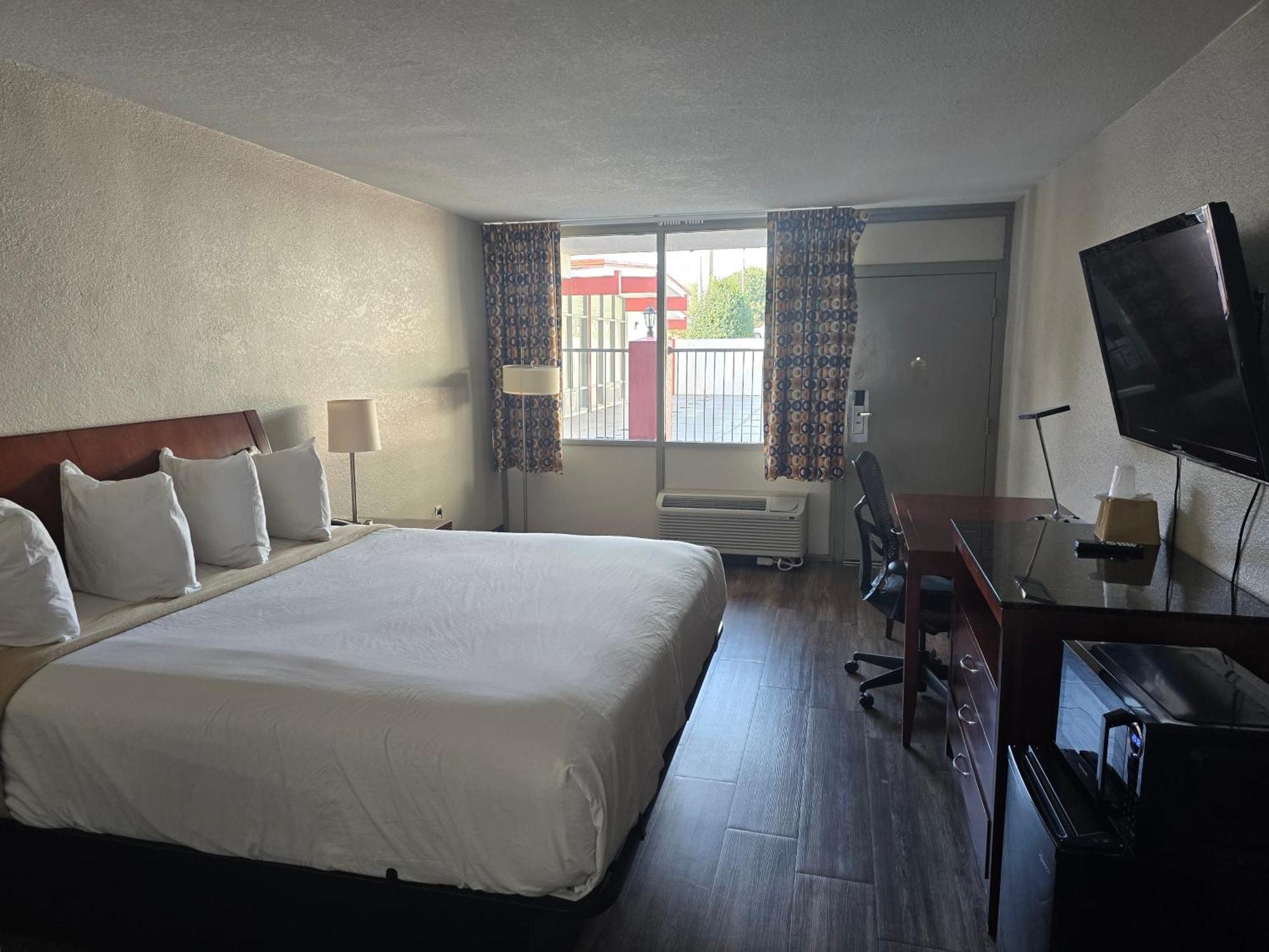 Days Inn By Wyndham Raleigh South Buitenkant foto