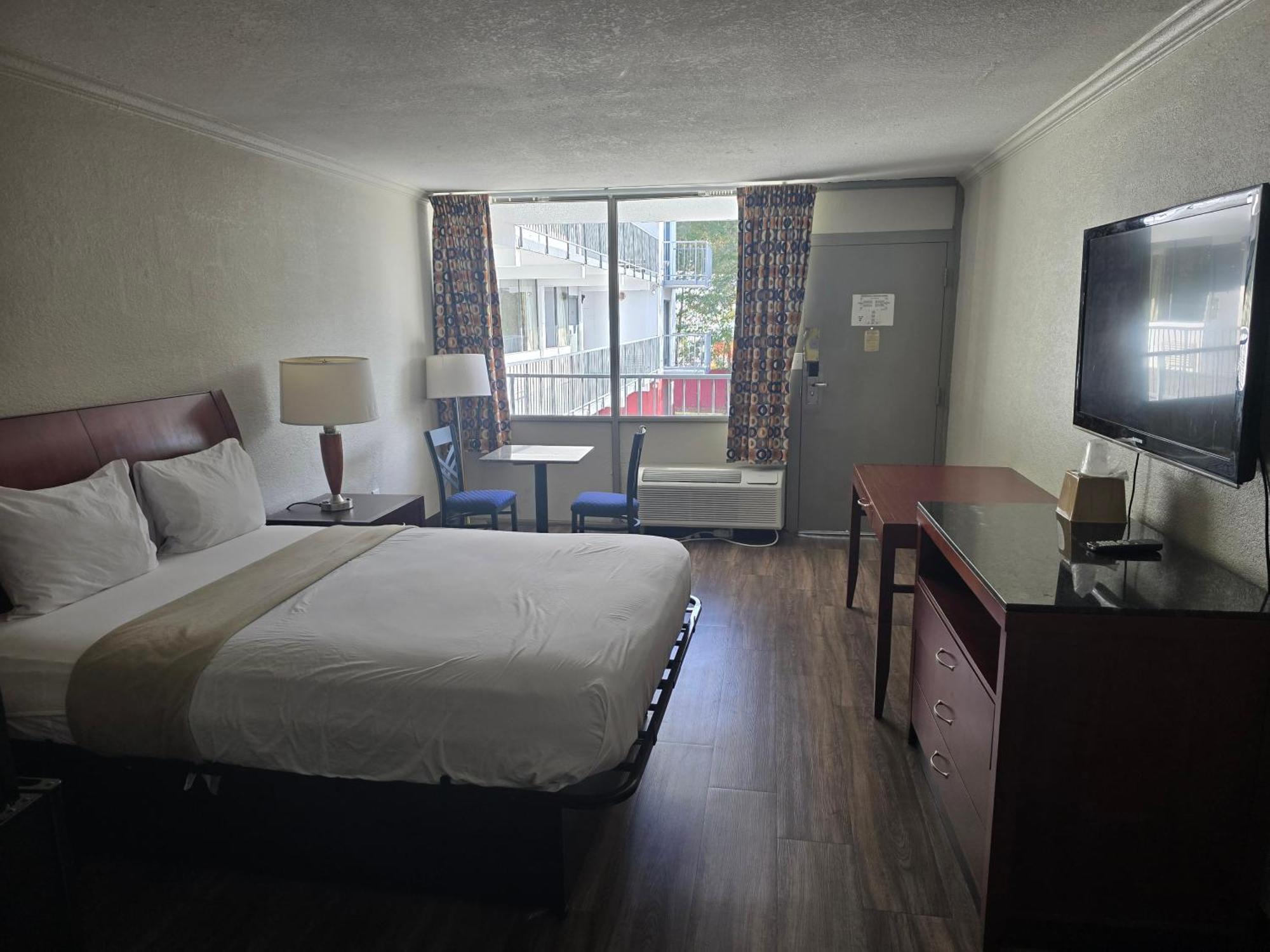 Days Inn By Wyndham Raleigh South Buitenkant foto