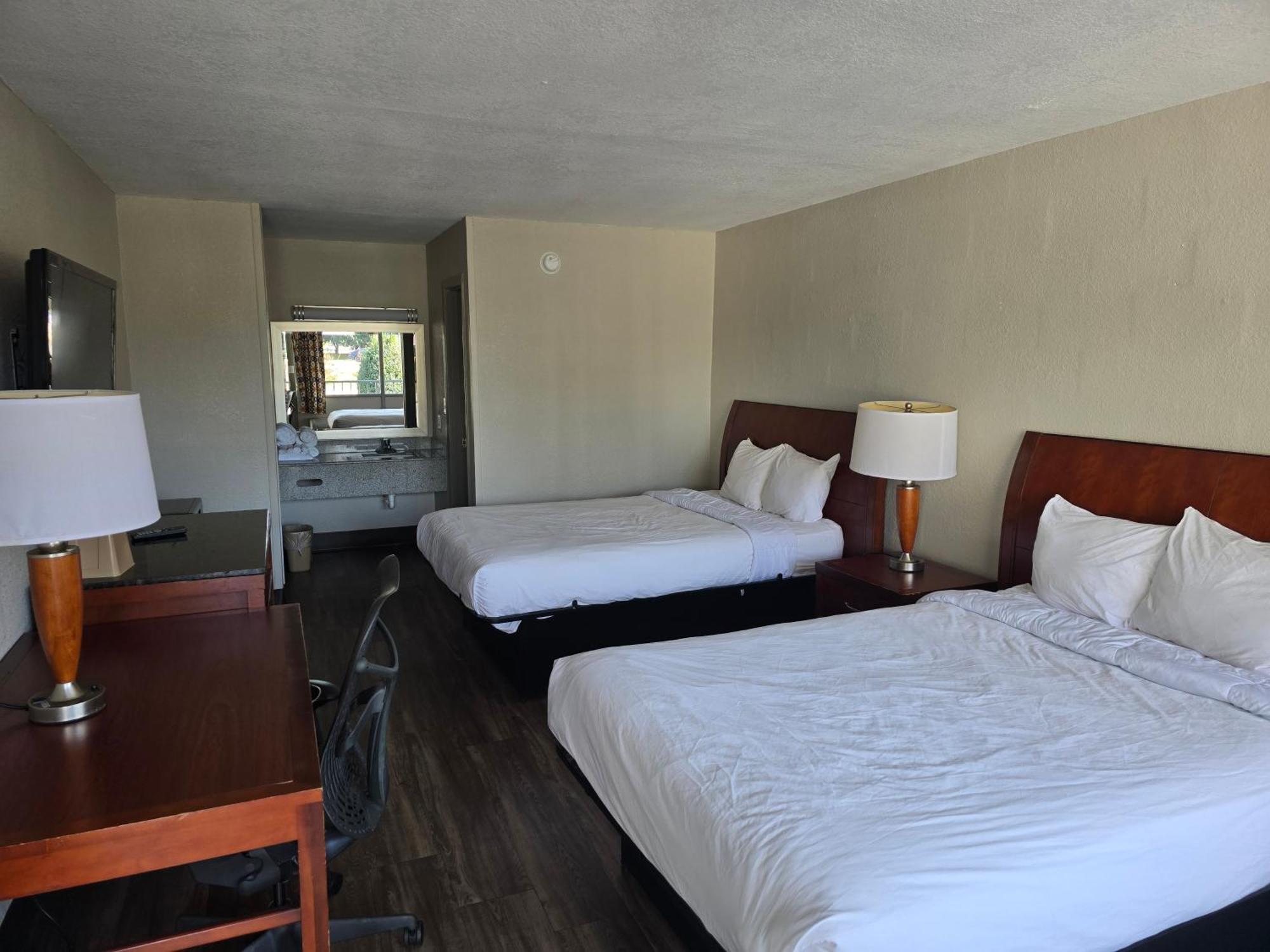 Days Inn By Wyndham Raleigh South Buitenkant foto