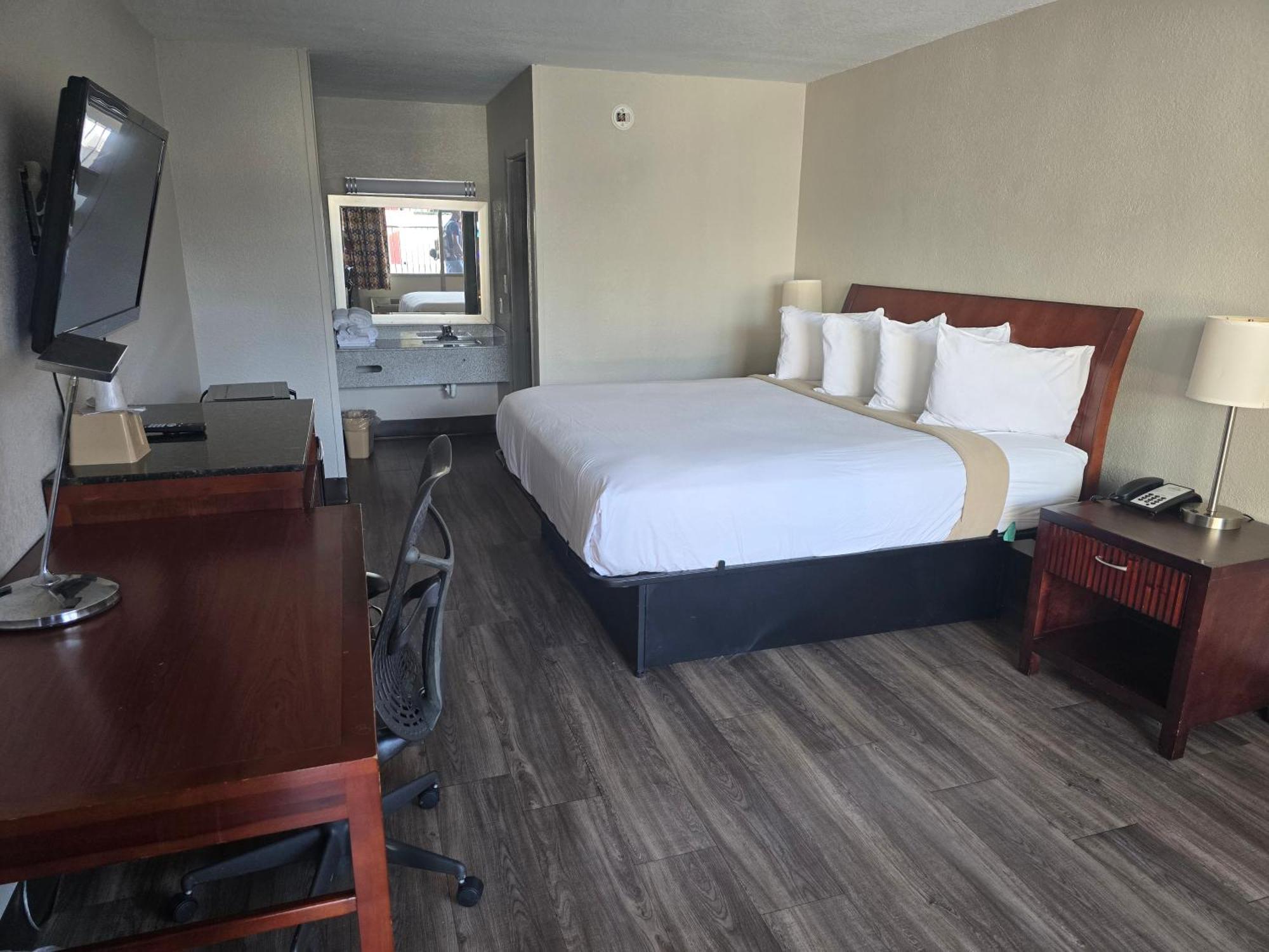 Days Inn By Wyndham Raleigh South Buitenkant foto