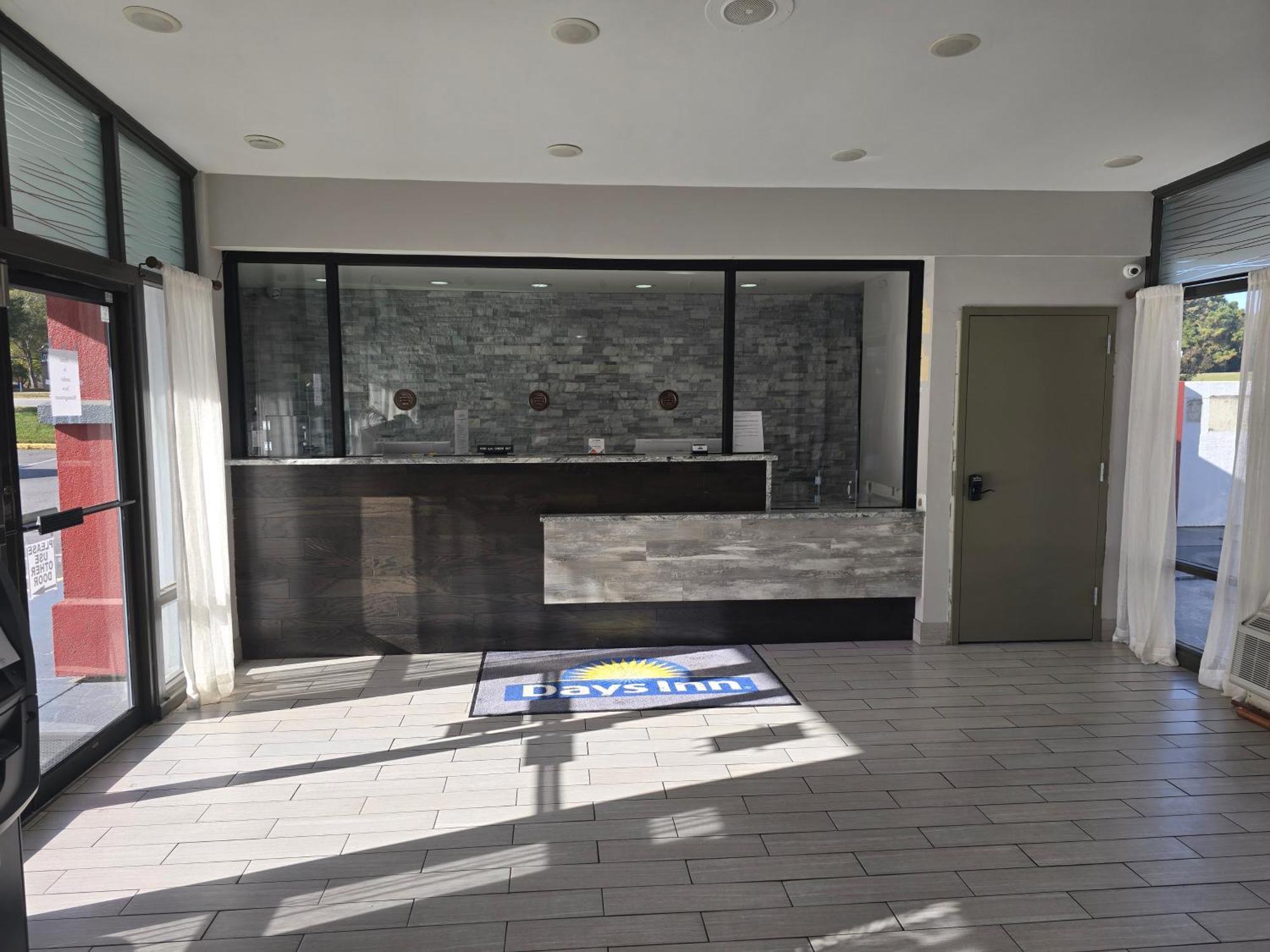 Days Inn By Wyndham Raleigh South Buitenkant foto
